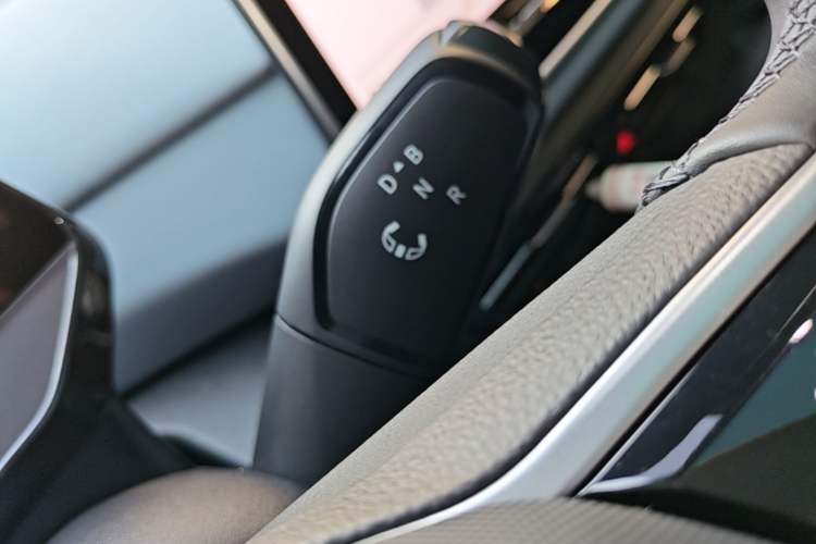 Used Volkswagen ID.4 X 2025 Smart Version Pure & Intelligent Enjoyment Edition Gear Lever