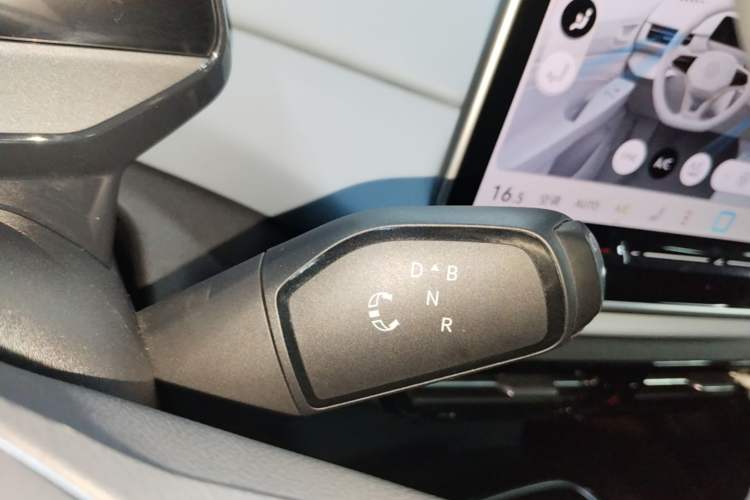 Used Volkswagen ID.4 X 2025 Smart Version Pure & Intelligent Enjoyment Edition Gear Lever