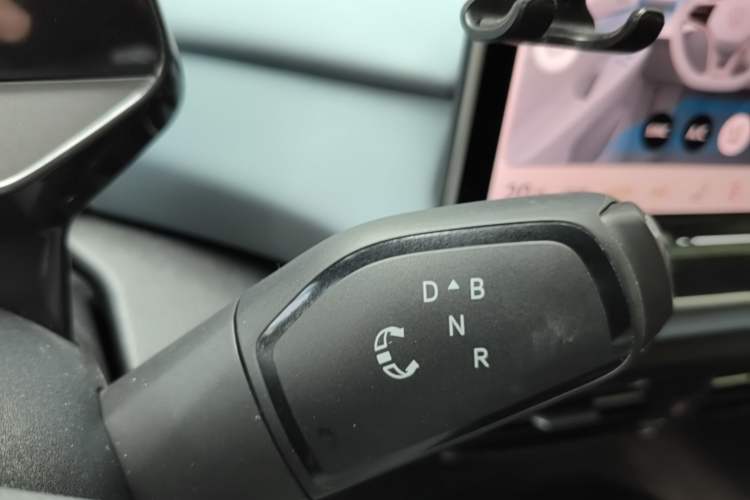 Used Volkswagen ID.4 X 2025 Smart Version Pure & Intelligent Enjoyment Edition Gear Lever
