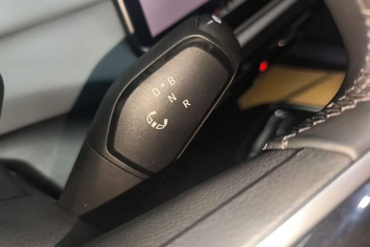 Used Volkswagen ID.4 X 2025 Smart Version Pure & Intelligent Enjoyment Edition Gear Lever