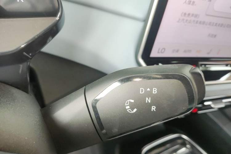 Used Volkswagen ID.4 X 2025 Smart Version Pure & Intelligent Enjoyment Edition Gear Lever