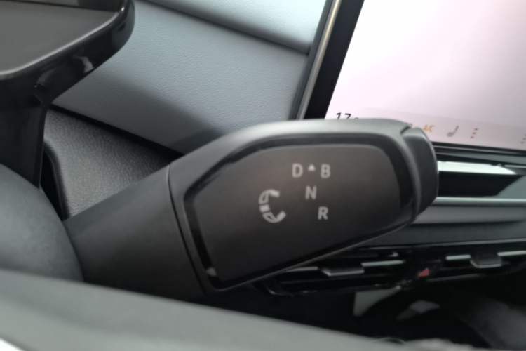 Used Volkswagen ID.4 X 2025 Smart Version Pure & Intelligent Enjoyment Edition Gear Lever