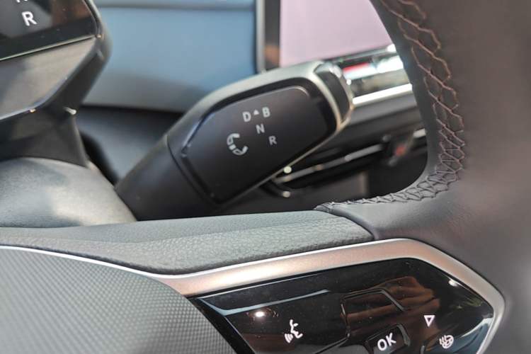 Used Volkswagen ID.4 X 2025 Smart Version Pure & Intelligent Enjoyment Edition Gear Lever
