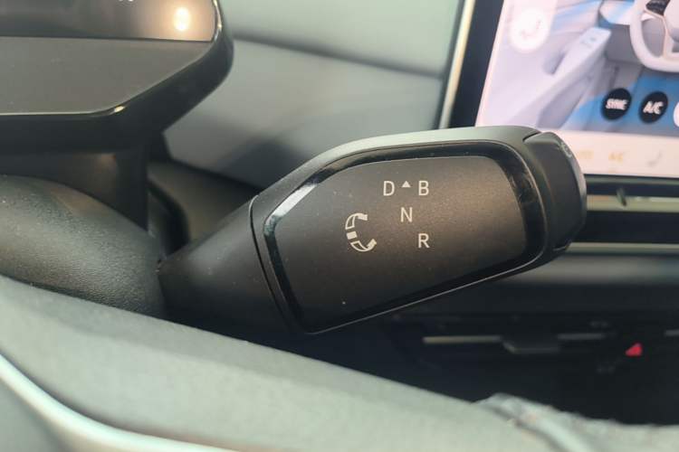Used Volkswagen ID.4 X 2025 Smart Version Pure & Intelligent Enjoyment Edition Gear Lever