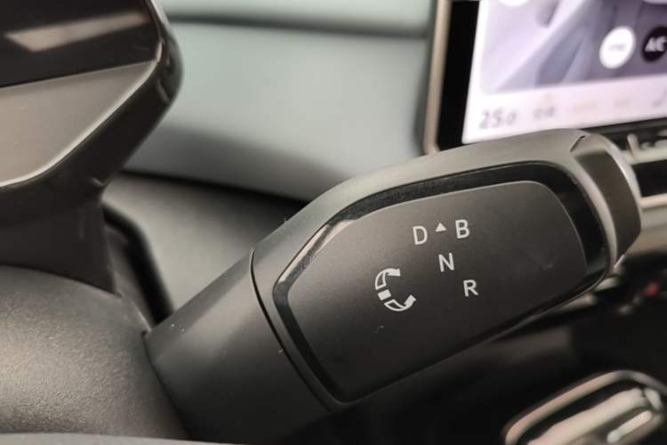 Used Volkswagen ID.4 X 2025 Smart Version Pure & Intelligent Enjoyment Edition Gear Lever