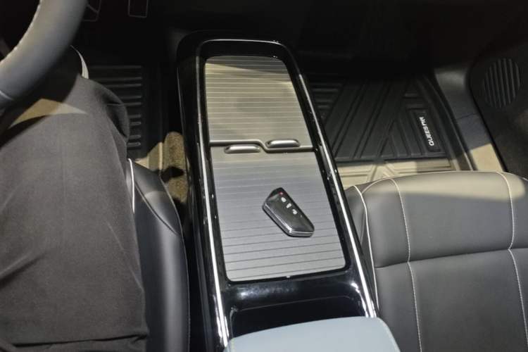 Used Volkswagen ID.4 X 2025 Smart Version Pure & Intelligent Enjoyment Edition Gear Lever