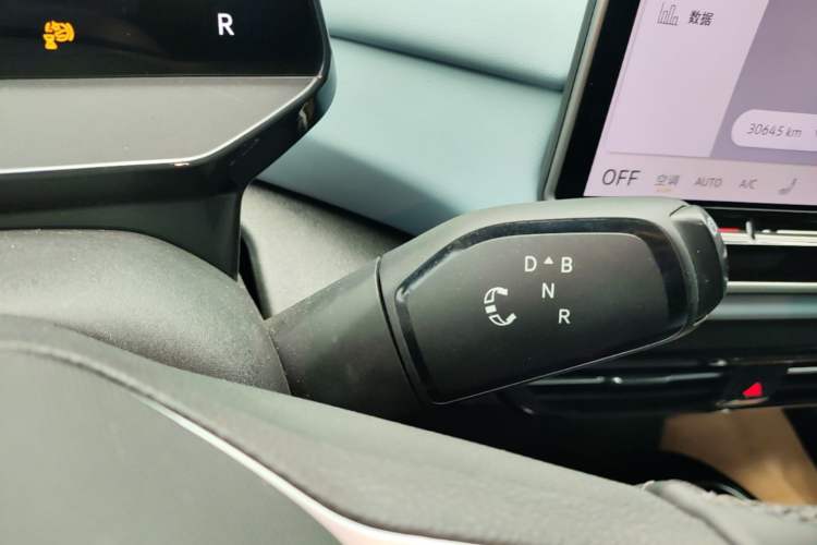 Used Volkswagen ID.4 X 2025 Smart Version Pure & Intelligent Enjoyment Edition Gear Lever