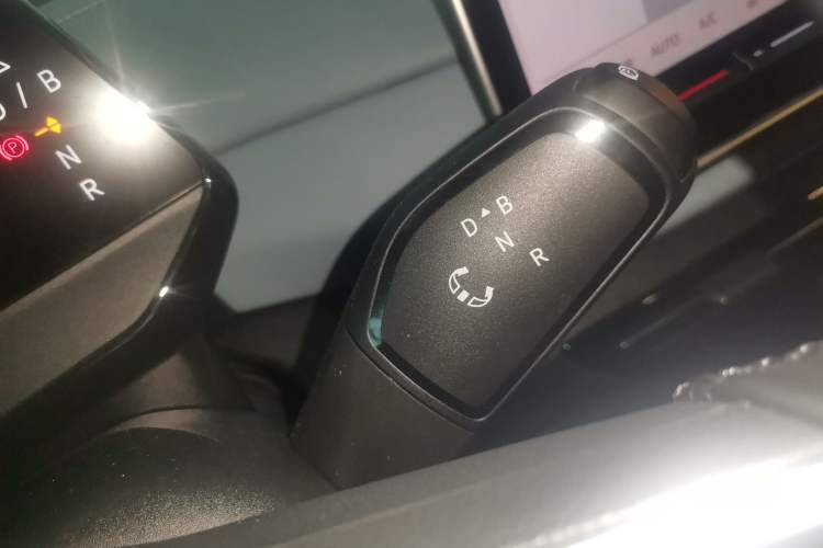 Used Volkswagen ID.4 X 2025 Smart Version Pure & Intelligent Enjoyment Edition Gear Lever