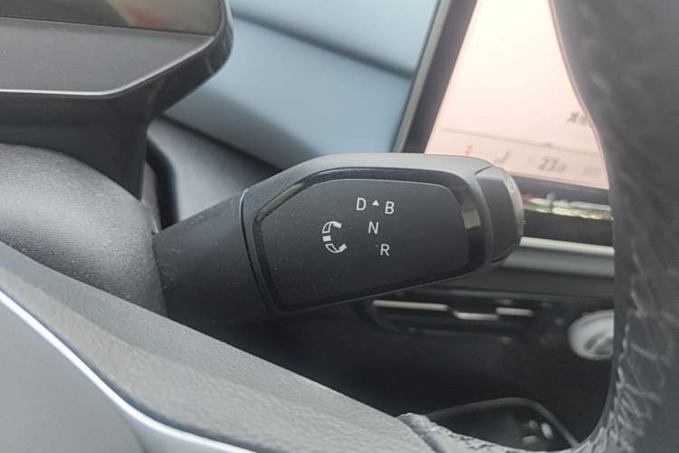 Used Volkswagen ID.4 X 2025 Smart Version Pure & Intelligent Enjoyment Edition Gear Lever