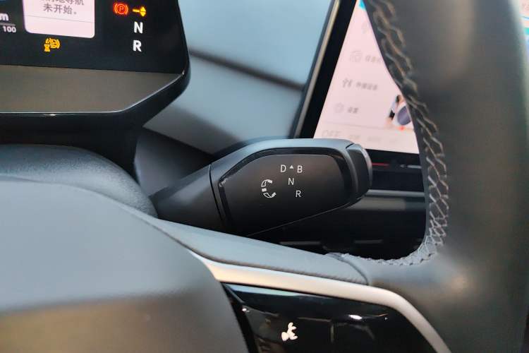 Used Volkswagen ID.4 X 2025 Smart Version Pure & Intelligent Enjoyment Edition Gear Lever