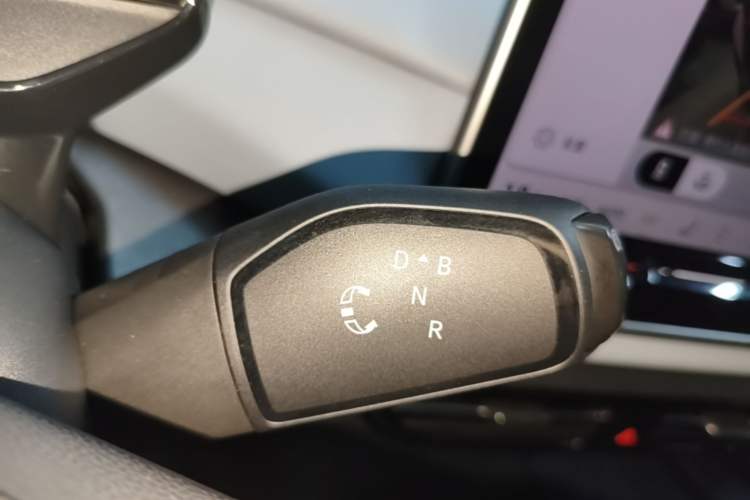 Used Volkswagen ID.4 X 2025 Smart Version Pure & Intelligent Enjoyment Edition Gear Lever