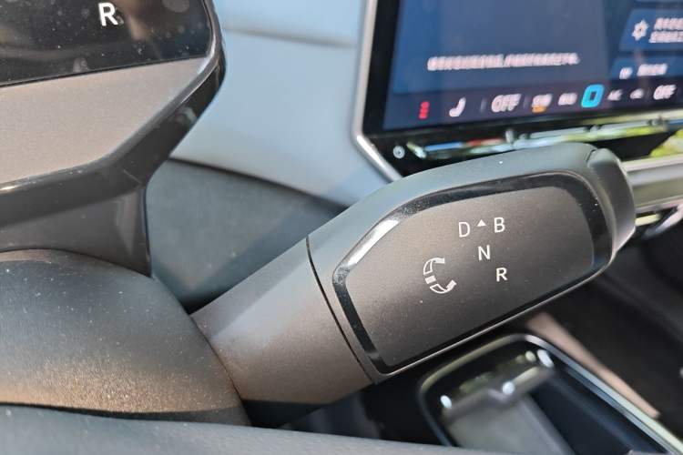 Used Volkswagen ID.4 X 2025 Smart Version Pure & Intelligent Enjoyment Edition Gear Lever