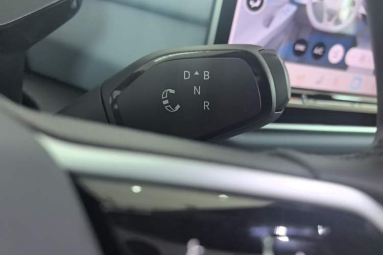 Used Volkswagen ID.4 X 2025 Smart Version Pure & Intelligent Enjoyment Edition Gear Lever