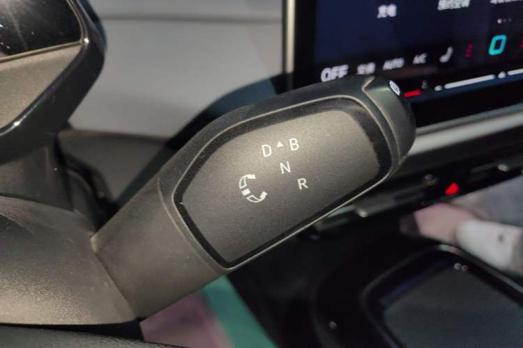 Used Volkswagen ID.4 X 2025 Smart Version Pure & Intelligent Enjoyment Edition Gear Lever