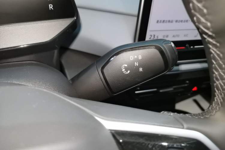 Used Volkswagen ID.4 X 2025 Smart Version Pure & Intelligent Enjoyment Edition Gear Lever