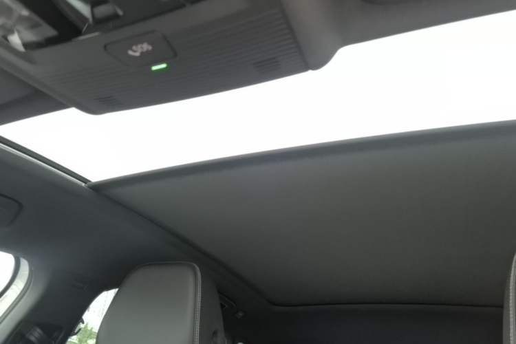 Used Volkswagen ID.4 X 2025 Smart Version Pure & Intelligent Enjoyment Edition Headliner