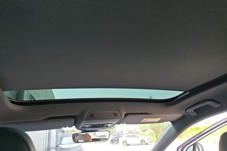 Used Volkswagen ID.4 X 2025 Smart Version Pure & Intelligent Enjoyment Edition Headliner