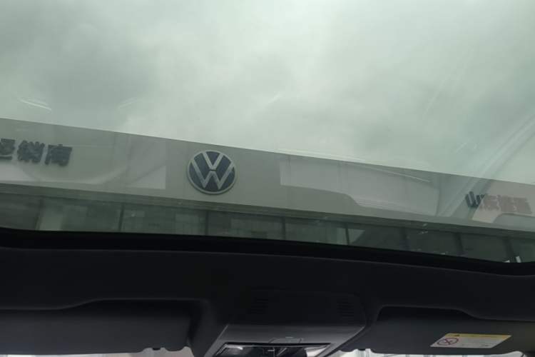 Used Volkswagen ID.4 X 2025 Smart Version Pure & Intelligent Enjoyment Edition Headliner