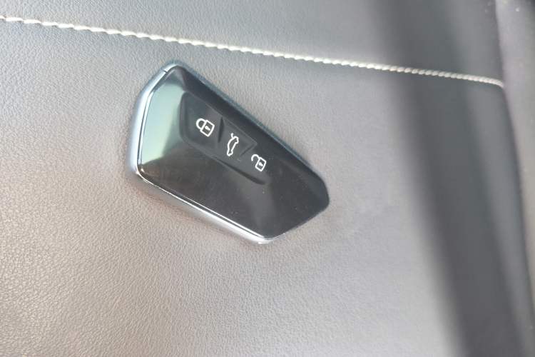 Used Volkswagen ID.4 X 2025 Smart Version Pure & Intelligent Enjoyment Edition Interior 1