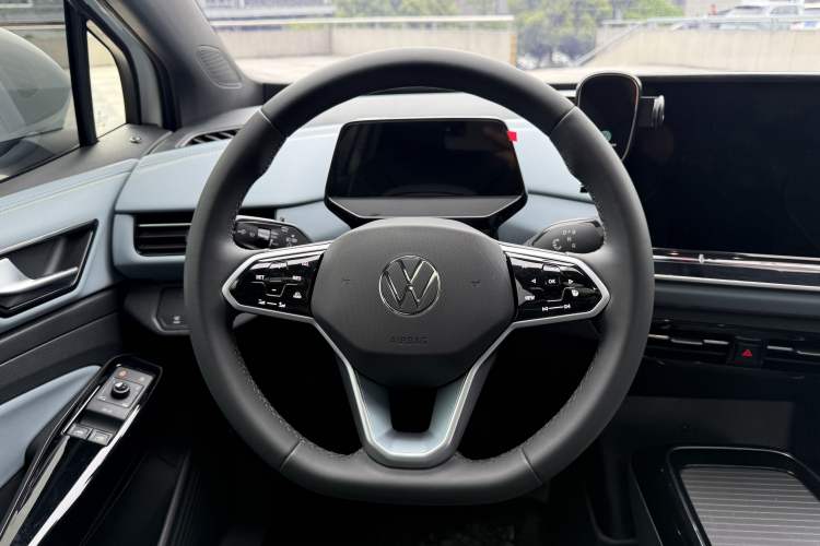 Used Volkswagen ID.4 X 2025 Smart Version Pure & Intelligent Enjoyment Edition Interior 1
