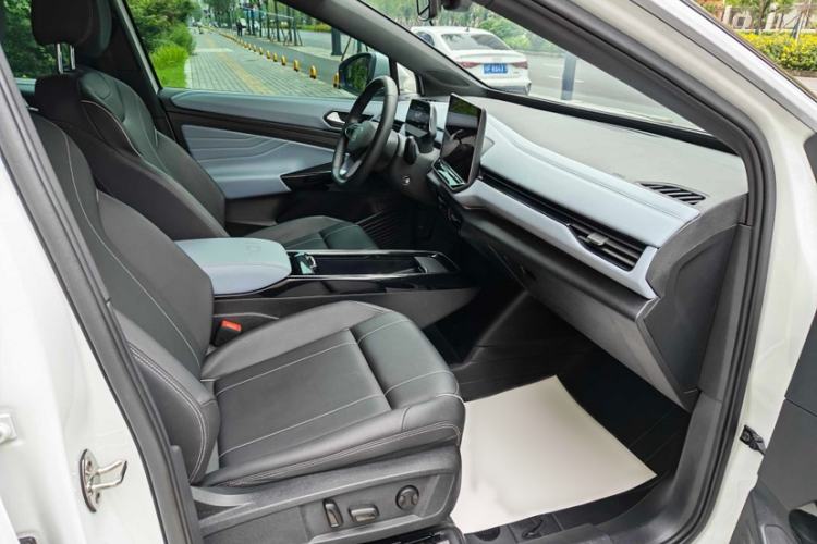 Used Volkswagen ID.4 X 2025 Smart Version Pure & Intelligent Enjoyment Edition Interior 2