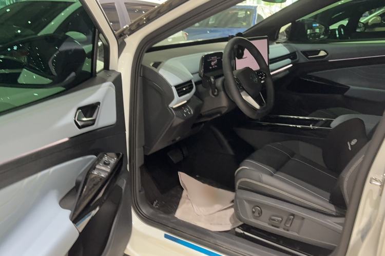 Used Volkswagen ID.4 X 2025 Smart Version Pure & Intelligent Enjoyment Edition Interior 2
