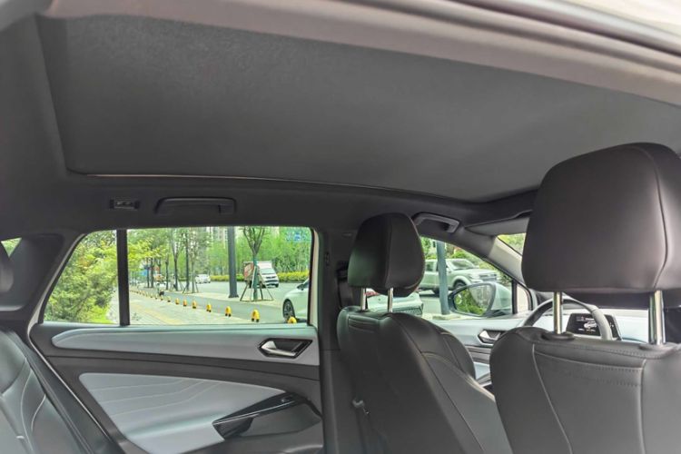 Used Volkswagen ID.4 X 2025 Smart Version Pure & Intelligent Enjoyment Edition Interior 4