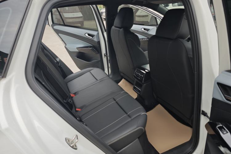 Used Volkswagen ID.4 X 2025 Smart Version Pure & Intelligent Enjoyment Edition Interior 4