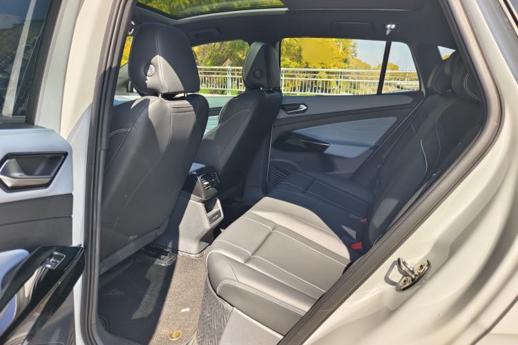 Used Volkswagen ID.4 X 2025 Smart Version Pure & Intelligent Enjoyment Edition Interior 4