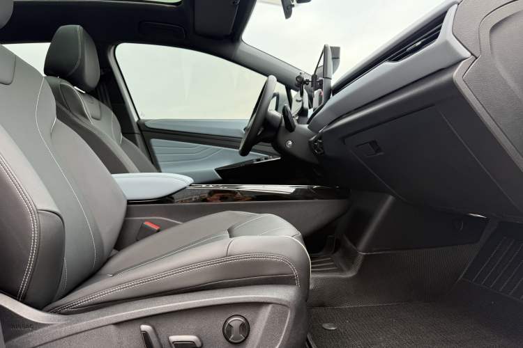 Used Volkswagen ID.4 X 2025 Smart Version Pure & Intelligent Enjoyment Edition Interior 5