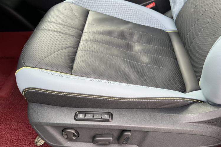 Used Volkswagen ID.4 X 2025 Smart Version Pure & Intelligent Enjoyment Edition Interior 6