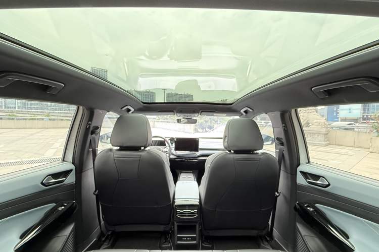 Used Volkswagen ID.4 X 2025 Smart Version Pure & Intelligent Enjoyment Edition Interior 6
