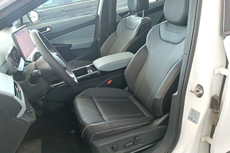 Used Volkswagen ID.4 X 2025 Smart Version Pure & Intelligent Enjoyment Edition Left Front Seat