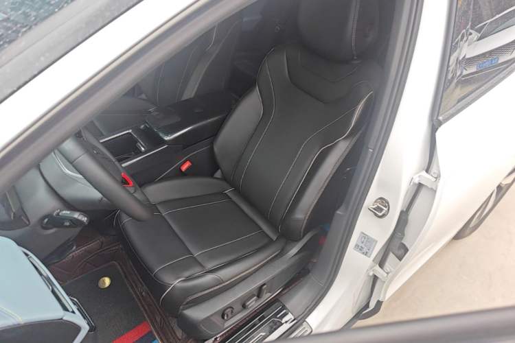 Used Volkswagen ID.4 X 2025 Smart Version Pure & Intelligent Enjoyment Edition Left Front Seat