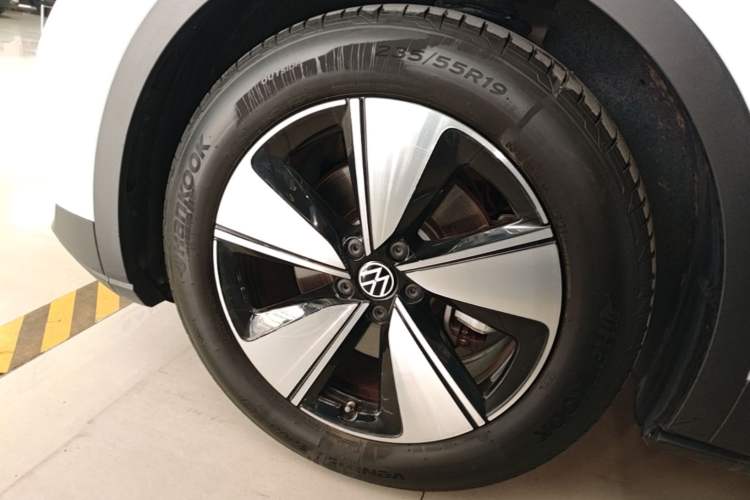 Used Volkswagen ID.4 X 2025 Revised Version Smart Edition Purely Intelligent Enjoyment Version Left Front Wheel Hub