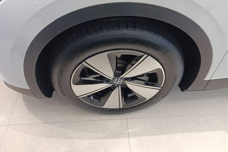 Used Volkswagen ID.4 X 2025 Revised Version Smart Edition Purely Intelligent Enjoyment Version Left Front Wheel Hub