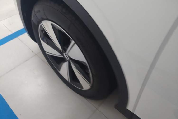 Used Volkswagen ID.4 X 2025 Smart Version Pure & Intelligent Enjoyment Edition Left Front Wheel Hub