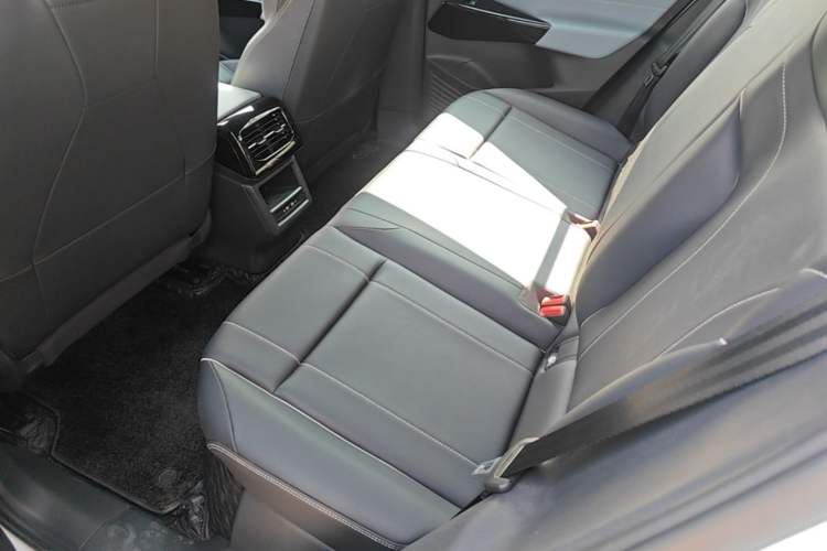 Used Volkswagen ID.4 X 2025 Smart Version Pure & Intelligent Enjoyment Edition Left Rear Seat
