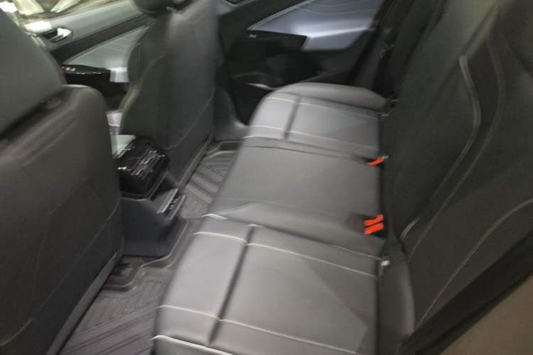 Used Volkswagen ID.4 X 2025 Smart Version Pure & Intelligent Enjoyment Edition Left Rear Seat