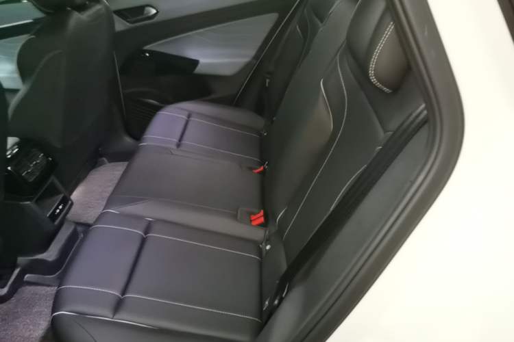 Used Volkswagen ID.4 X 2025 Smart Version Pure & Intelligent Enjoyment Edition Left Rear Seat