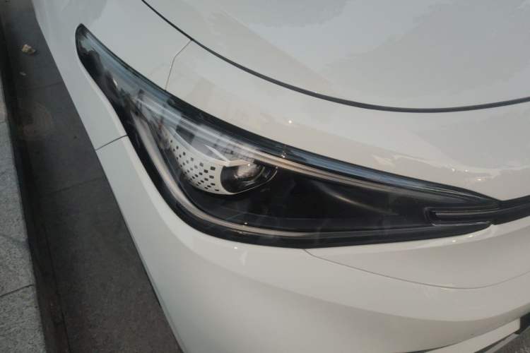 Used Volkswagen ID.4 X 2025 Smart Version Pure & Intelligent Enjoyment Edition Right Front Headlight
