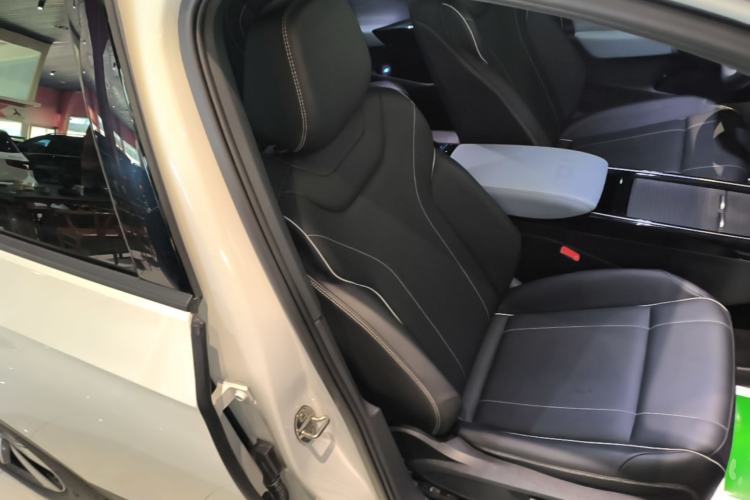 Used Volkswagen ID.4 X 2025 Smart Version Pure & Intelligent Enjoyment Edition Right Front Seat