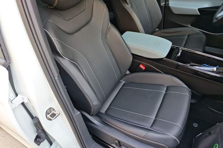 Used Volkswagen ID.4 X 2025 Smart Version Pure & Intelligent Enjoyment Edition Right Front Seat