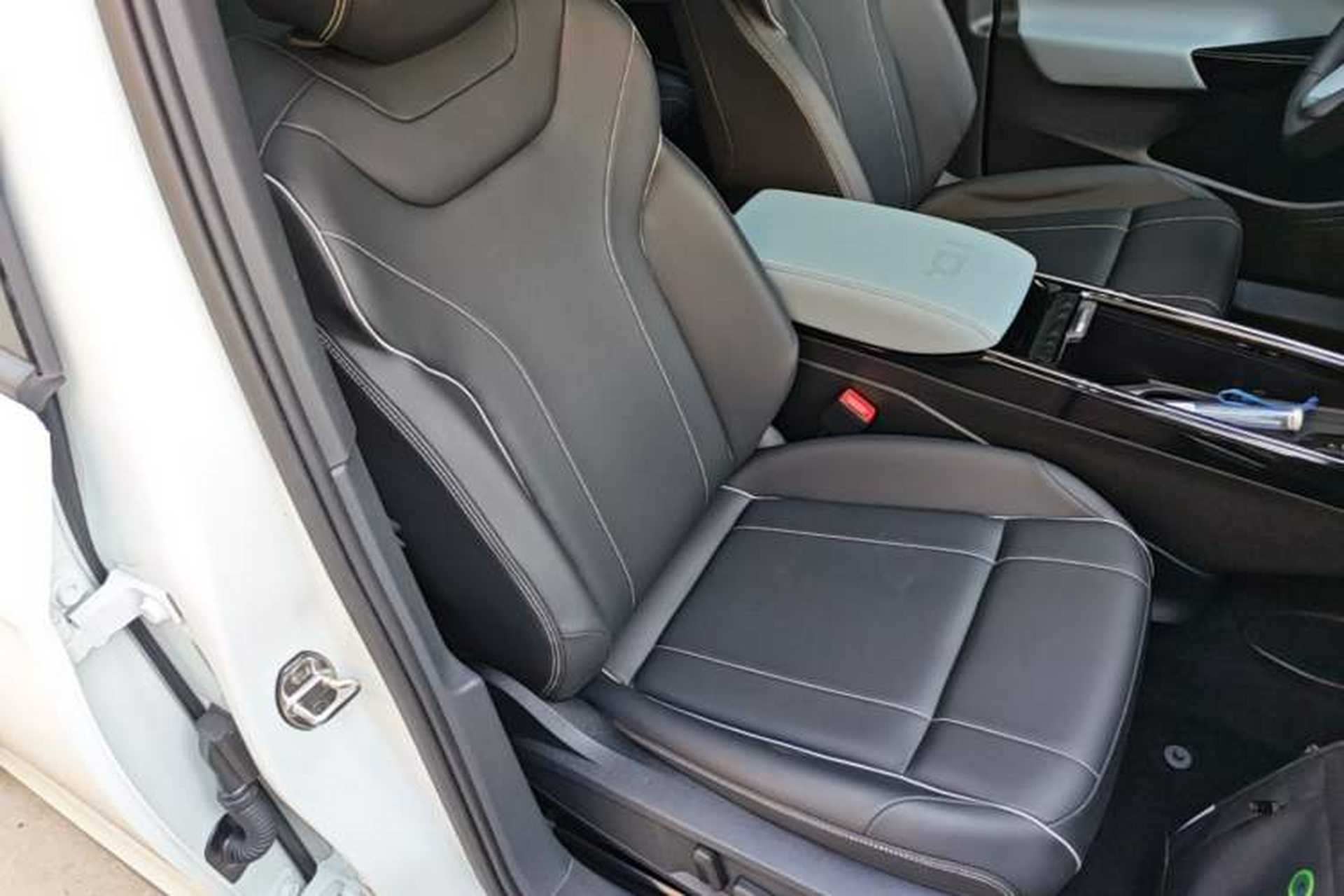 Used Volkswagen ID.4 X 2025 Smart Version Pure & Intelligent Enjoyment Edition Right Front Seat