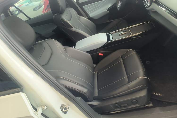 Used Volkswagen ID.4 X 2025 Smart Version Pure & Intelligent Enjoyment Edition Right Front Seat