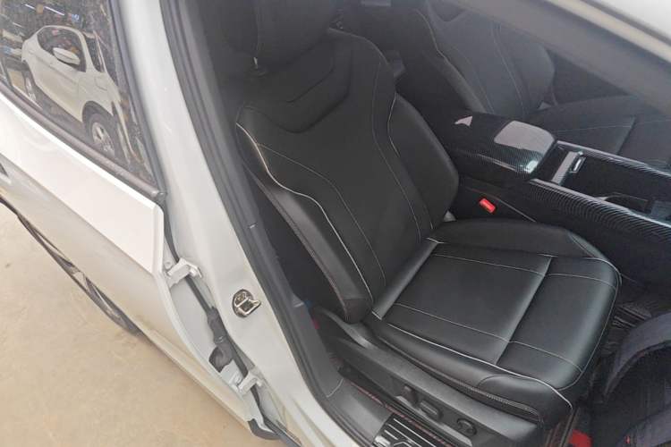 Used Volkswagen ID.4 X 2025 Smart Version Pure & Intelligent Enjoyment Edition Right Front Seat