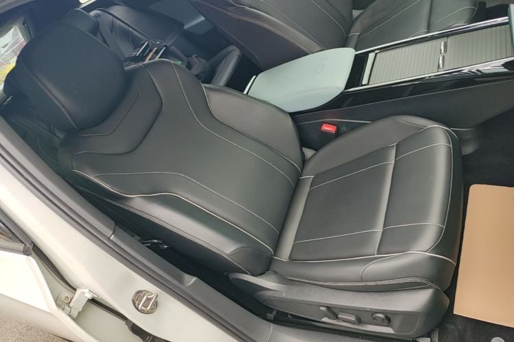 Used Volkswagen ID.4 X 2025 Smart Version Pure & Intelligent Enjoyment Edition Right Front Seat
