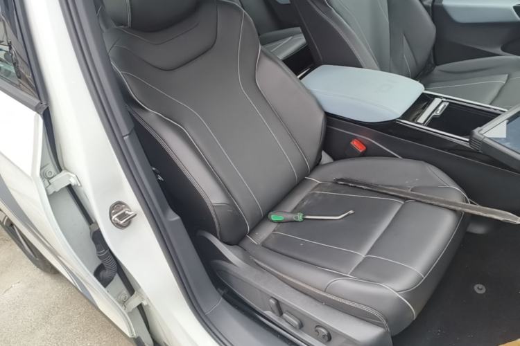Used Volkswagen ID.4 X 2025 Smart Version Pure & Intelligent Enjoyment Edition Right Front Seat