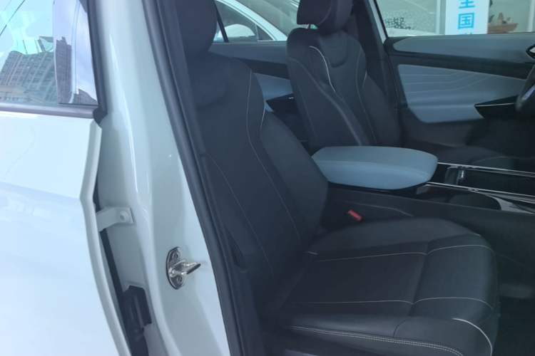 Used Volkswagen ID.4 X 2025 Smart Version Pure & Intelligent Enjoyment Edition Right Front Seat