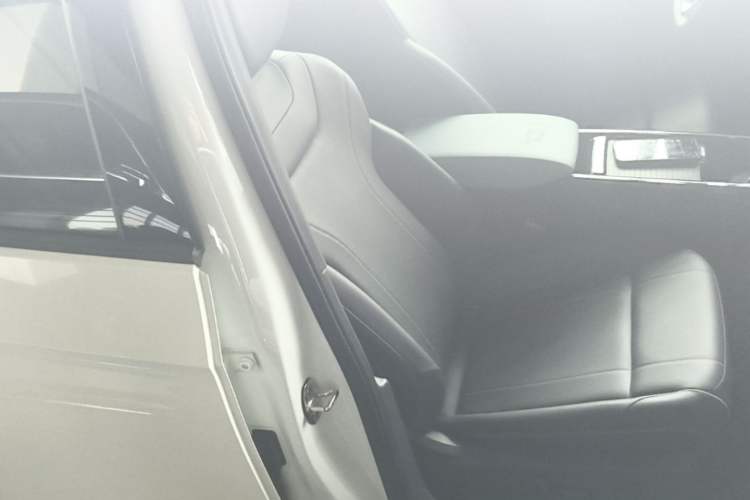 Used Volkswagen ID.4 X 2025 Smart Version Pure & Intelligent Enjoyment Edition Right Front Seat